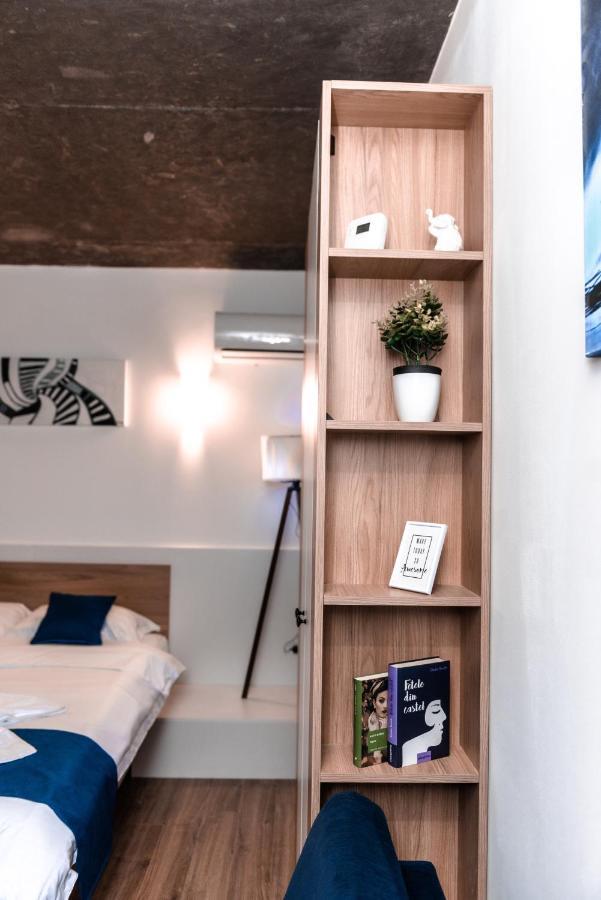 Puzzle Apartaments&Studios ไกรโอวา ภายนอก รูปภาพ