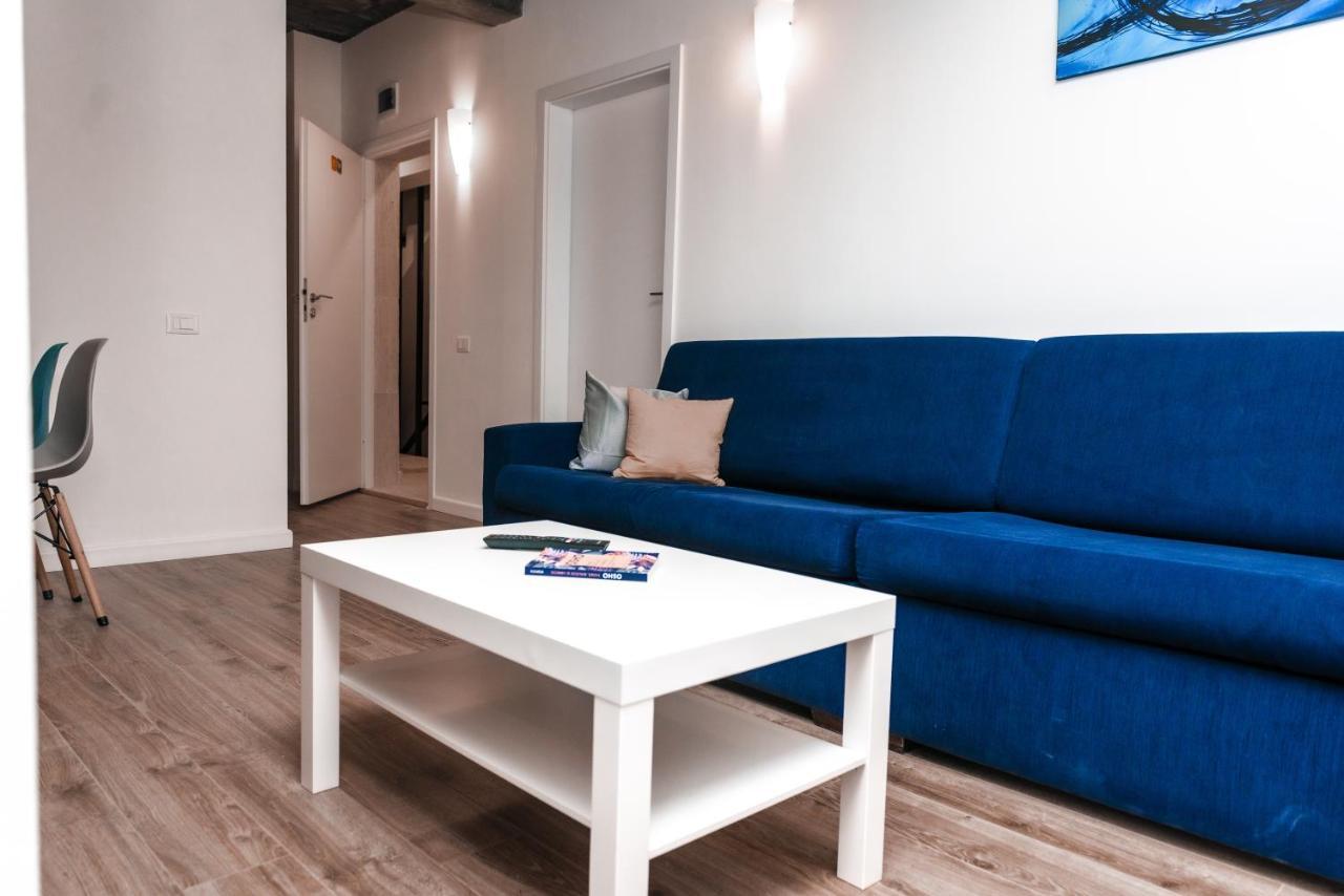 Puzzle Apartaments&Studios ไกรโอวา ภายนอก รูปภาพ