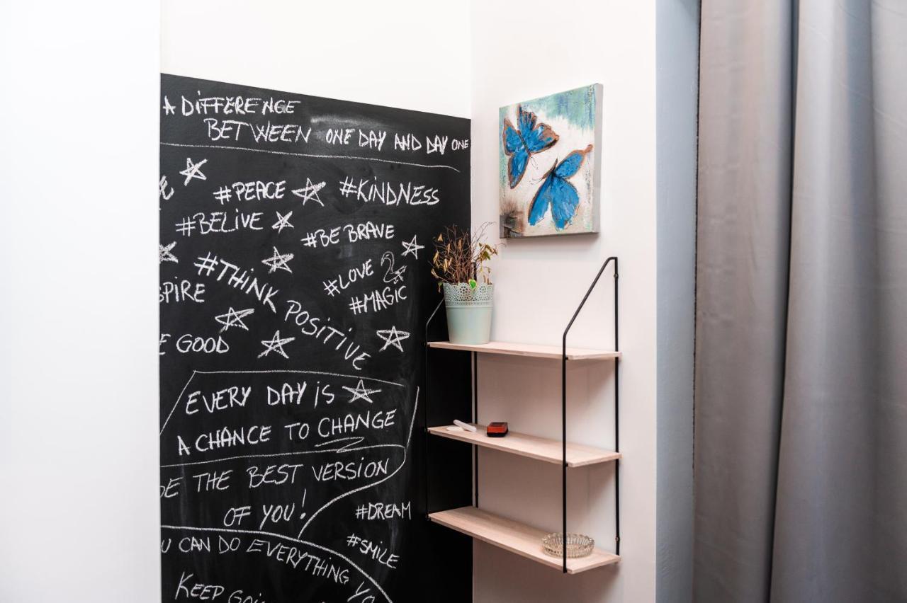 Puzzle Apartaments&Studios ไกรโอวา ภายนอก รูปภาพ