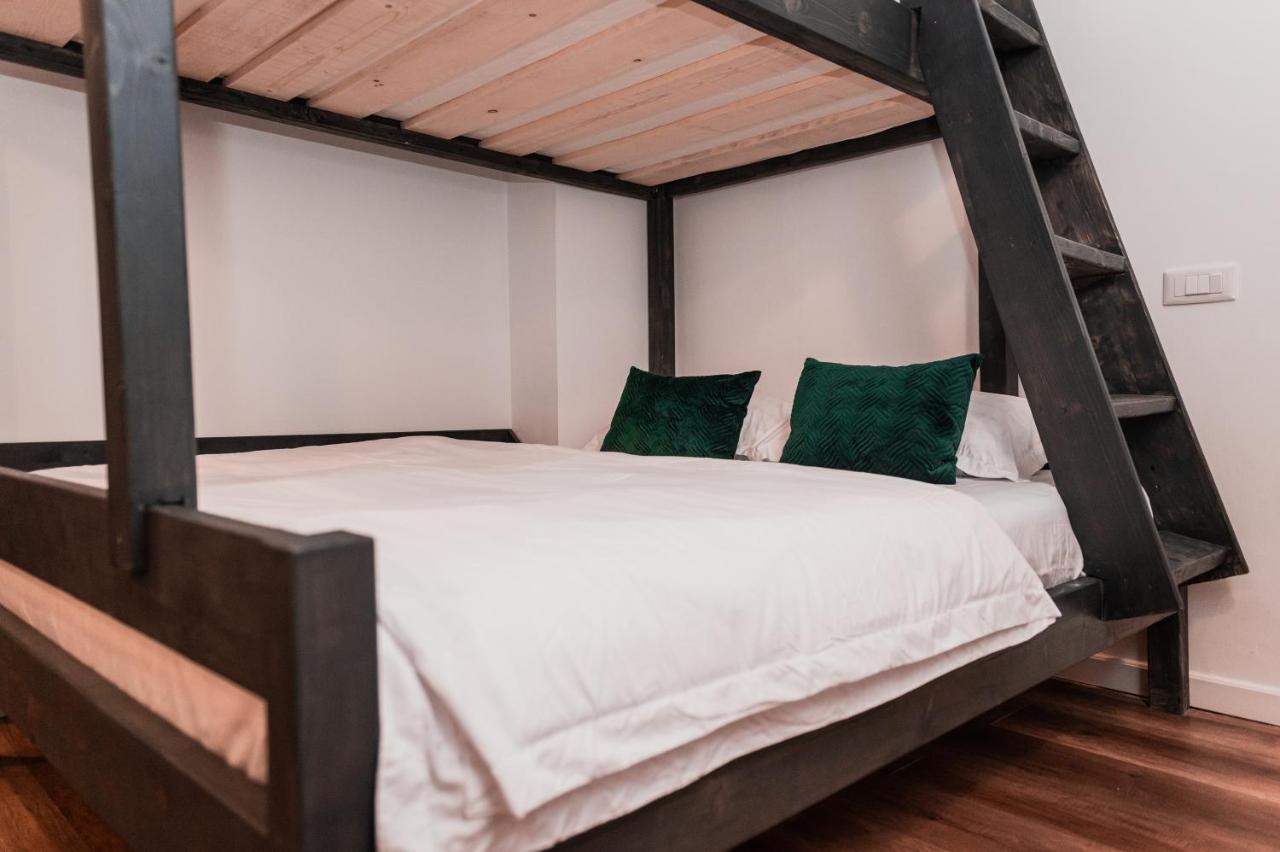 Puzzle Apartaments&Studios ไกรโอวา ภายนอก รูปภาพ