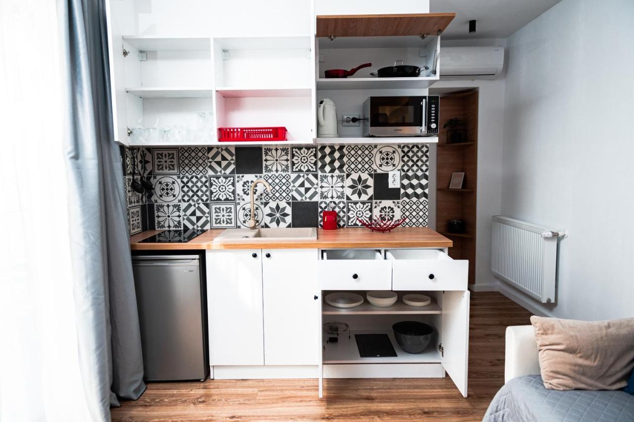Puzzle Apartaments&Studios ไกรโอวา ภายนอก รูปภาพ